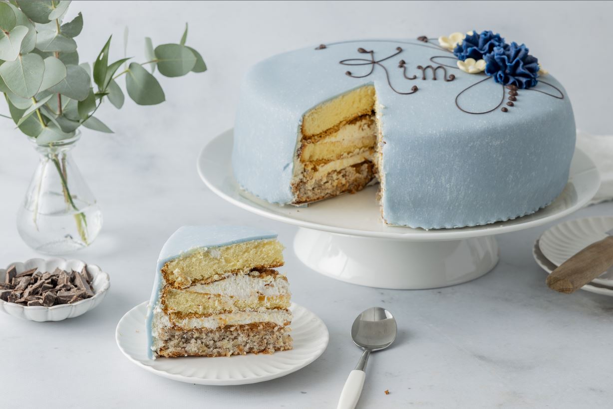 Marsipankake 15bit_bl&aring;_konditorens beste tips.JPG