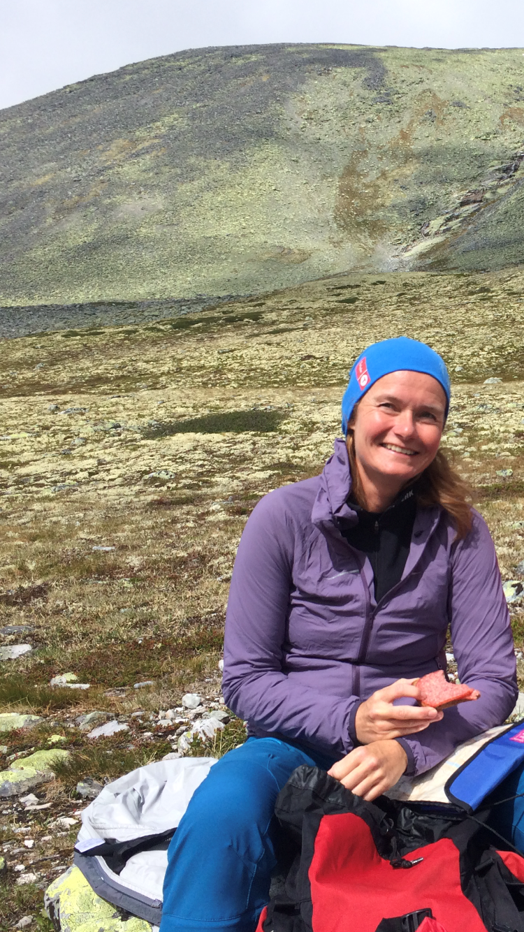 For DNTs Kristin Oftedal er matpakka en naturlig del av turen. Foto: Privat